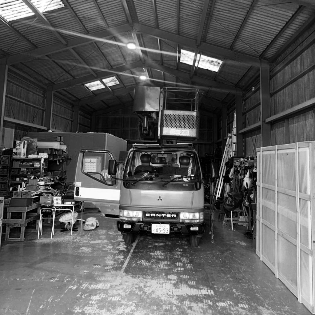 愛知県瀬戸市の看板会社 株式会社サインファクトリー 倉庫